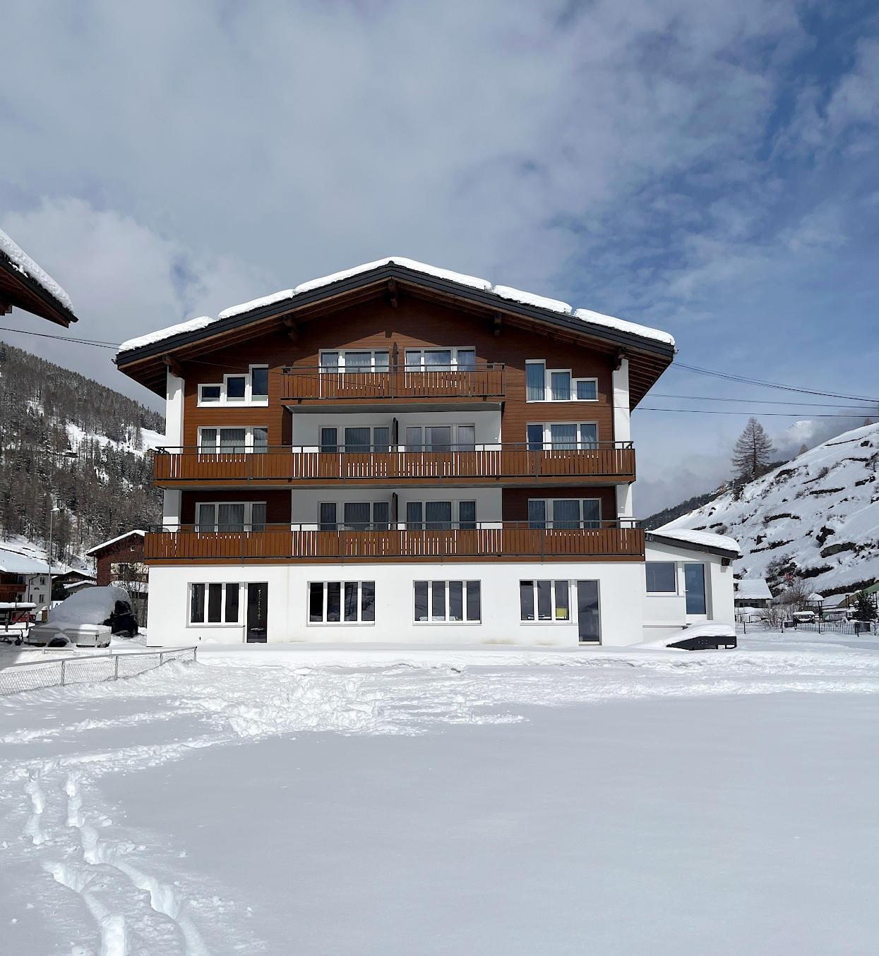 ferienwohnungen apartments atlas saas grund ansicht winter